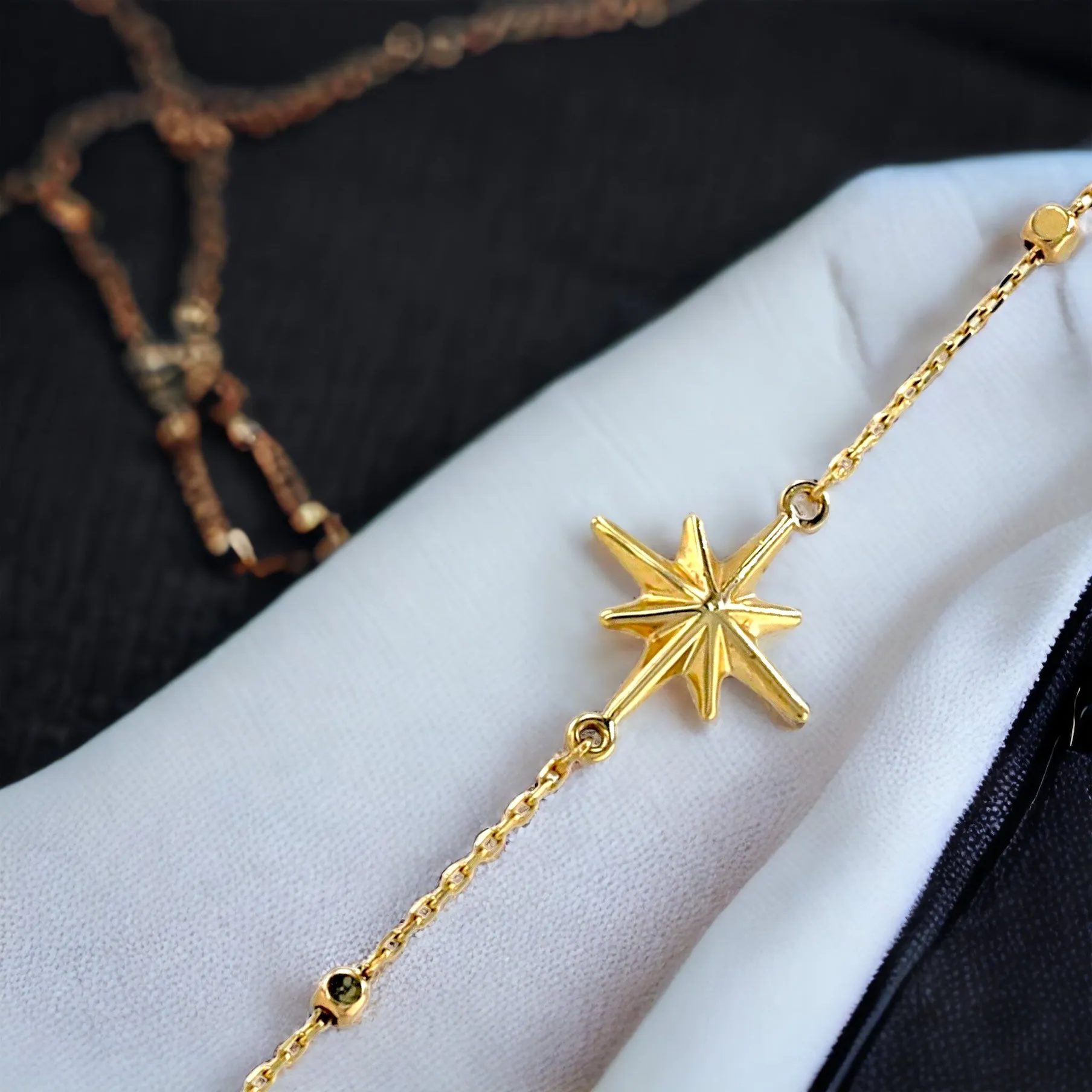 Gold 10k accent star bracelet